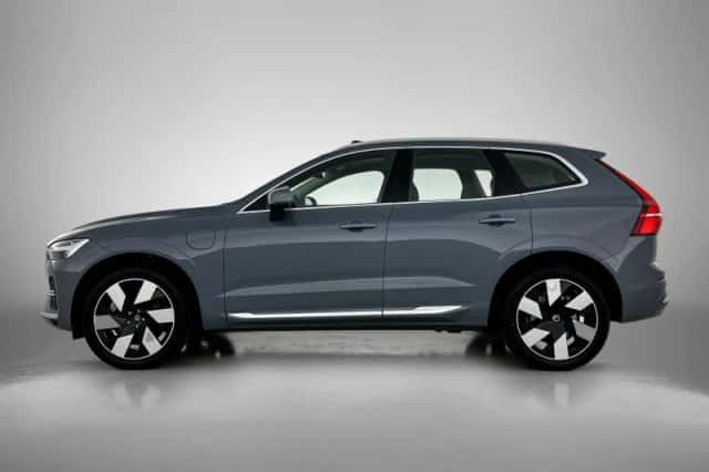 Volvo XC60 (2023) thumbnail 2