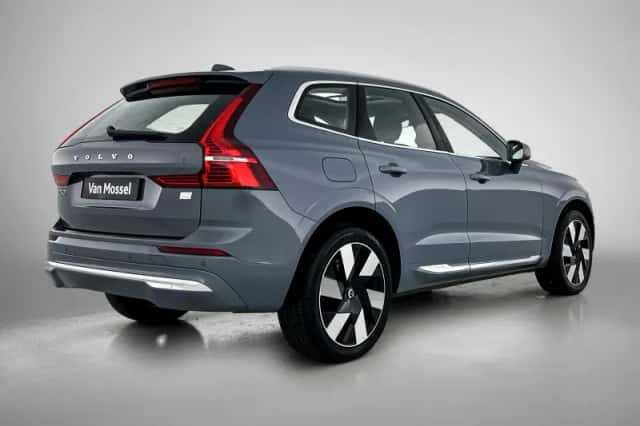 Volvo XC60 (2023) thumbnail 4