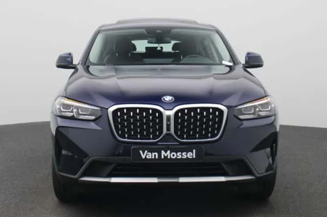 BMW X4 (2021) thumbnail 3