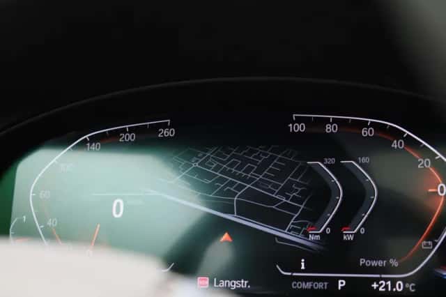 BMW X4 (2021) thumbnail 24