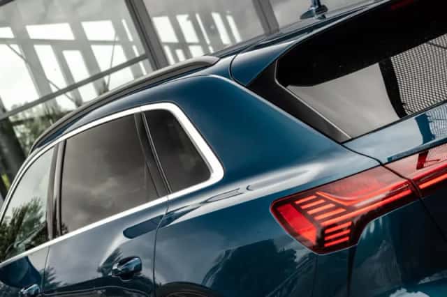 Audi e-tron (2019) thumbnail 11