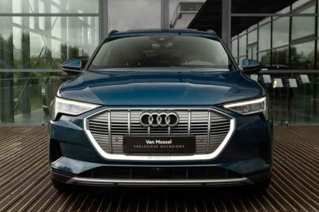 Audi e-tron (2019) thumbnail 3