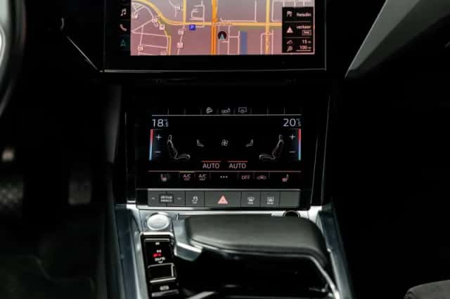 Audi e-tron (2019) thumbnail 24