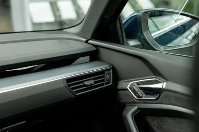 Audi e-tron (2019) thumbnail 26