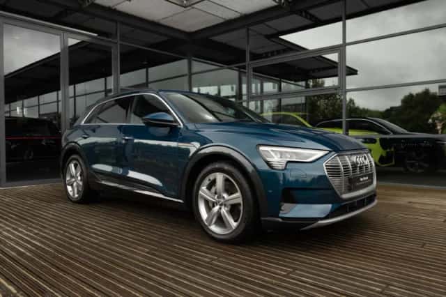 Audi e-tron (2019) thumbnail 4