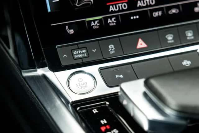 Audi e-tron (2019) thumbnail 35