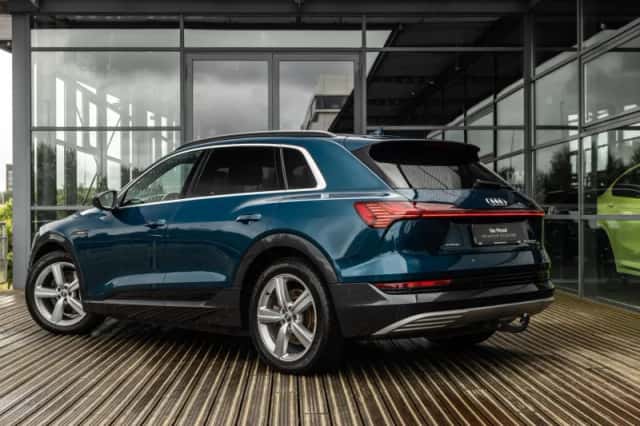 Audi e-tron (2019) thumbnail 5