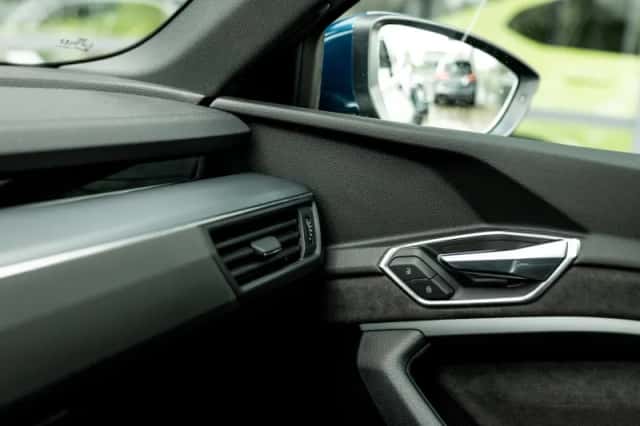 Audi e-tron (2019) thumbnail 44