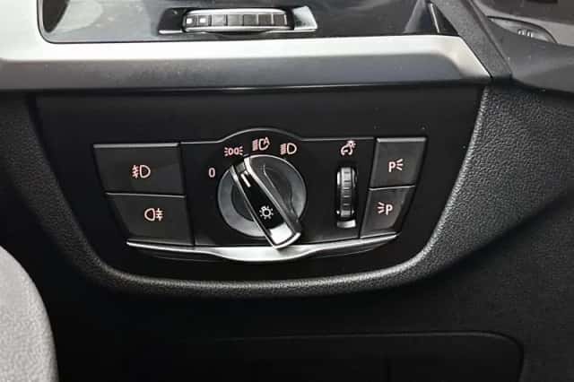 BMW X3 (2018) thumbnail 15