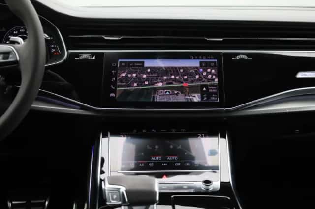 Audi Q8 (2021) thumbnail 9