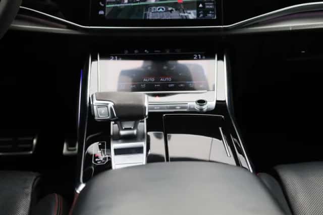 Audi Q8 (2021) thumbnail 10