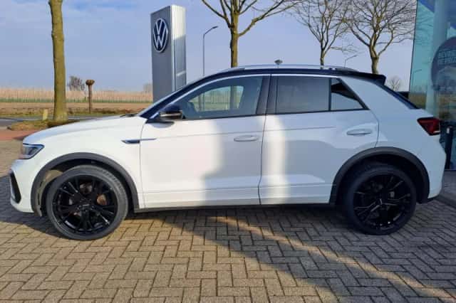 Volkswagen T-Roc (2022) thumbnail 3