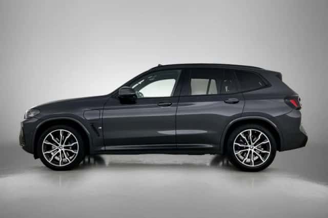 BMW X3 (2023) thumbnail 2
