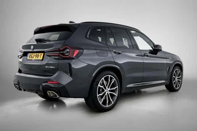 BMW X3 (2023) thumbnail 4