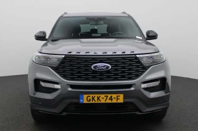 Ford Explorer (2024) thumbnail 3