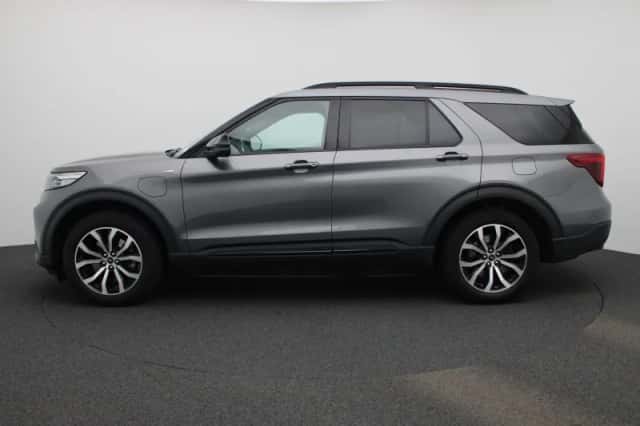 Ford Explorer (2024) thumbnail 4