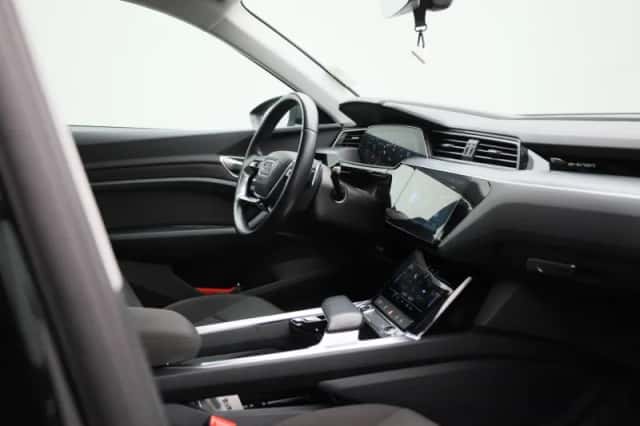 Audi e-tron (2021) thumbnail 36