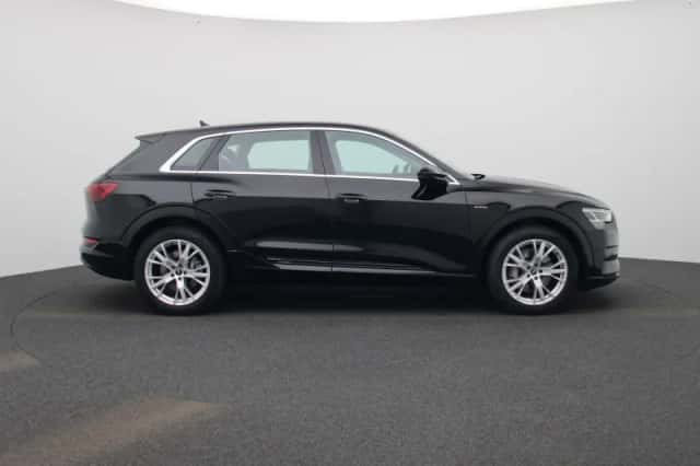 Audi e-tron (2021) thumbnail 6