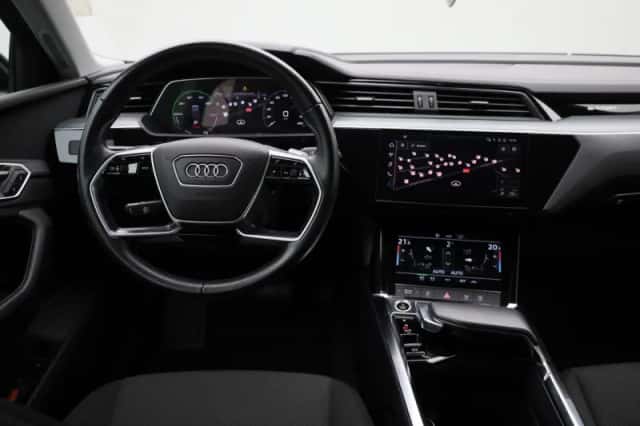 Audi e-tron (2021) thumbnail 7