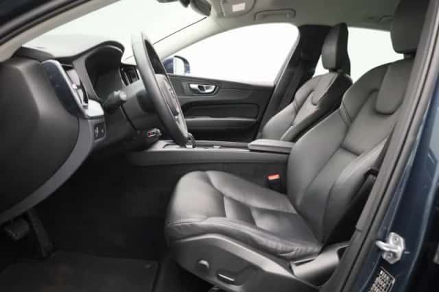 Volvo XC60 (2021) thumbnail 11