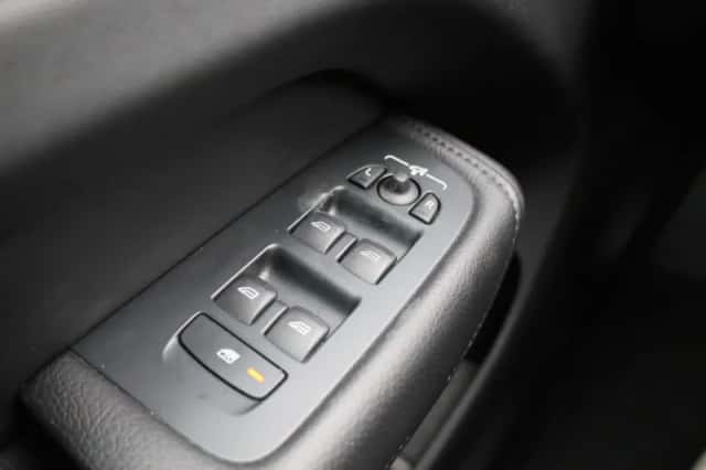 Volvo XC60 (2021) thumbnail 24