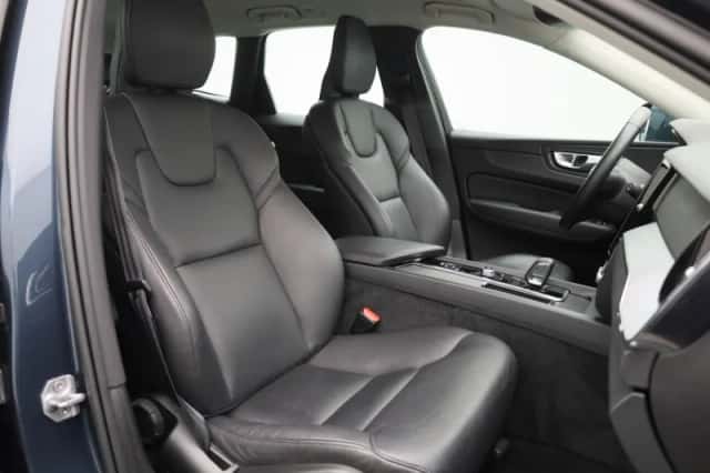 Volvo XC60 (2021) thumbnail 37