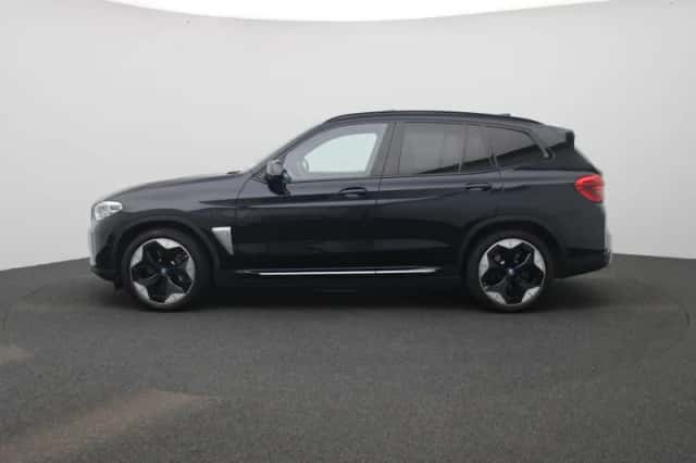BMW iX3 (2021) thumbnail 4