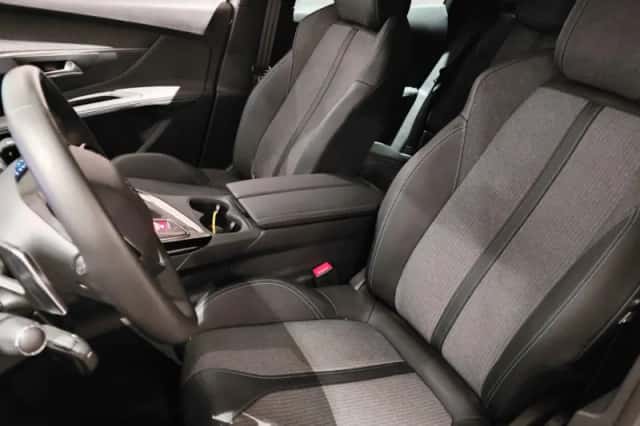 Peugeot 3008 (2024) thumbnail 2