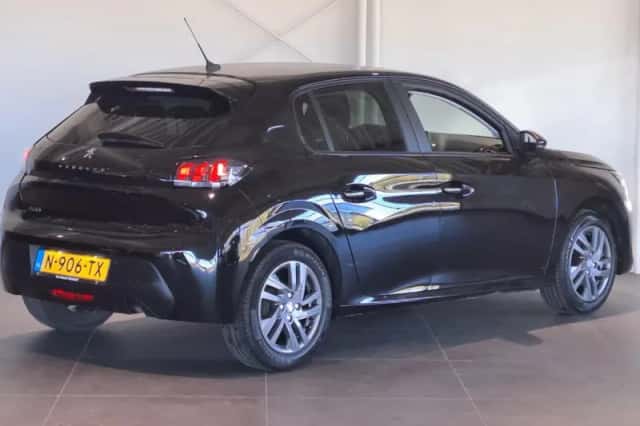 Peugeot 208 (2022) thumbnail 5