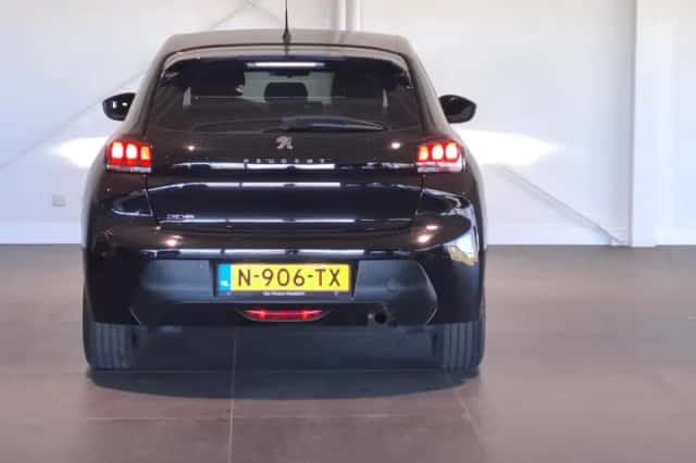 Peugeot 208 (2022) thumbnail 6