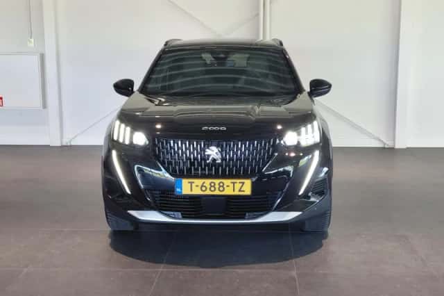 Peugeot 2008 (2023) thumbnail 2