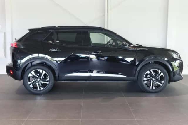 Peugeot 2008 (2023) thumbnail 4