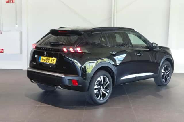 Peugeot 2008 (2023) thumbnail 5