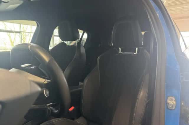 Peugeot e-208 (2022) thumbnail 3