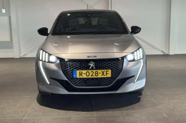 Peugeot e-208 (2023) thumbnail 2