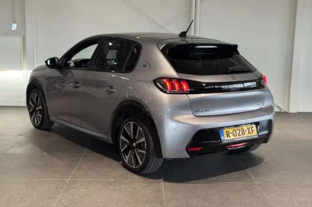 Peugeot e-208 (2023) thumbnail 5
