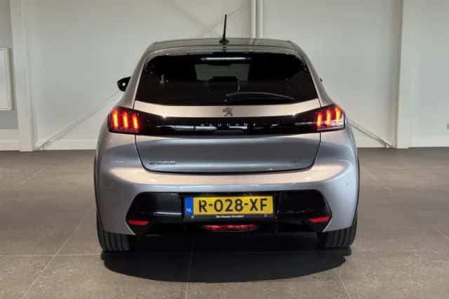 Peugeot e-208 (2023) thumbnail 6