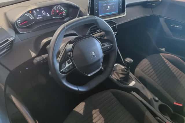 Peugeot 2008 (2022) thumbnail 2