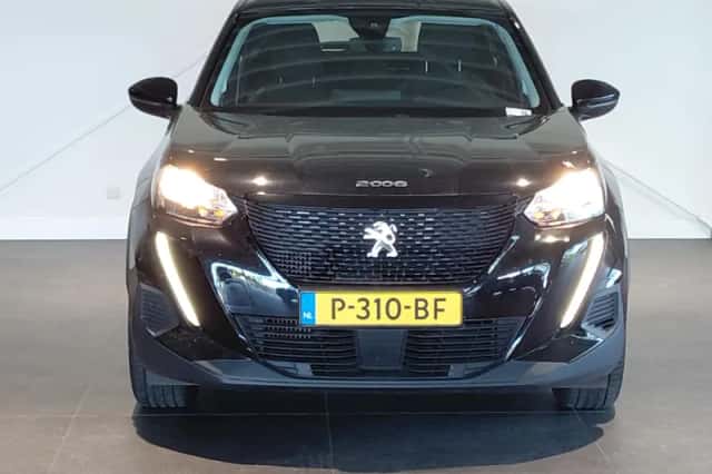 Peugeot 2008 (2022) thumbnail 3