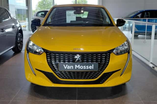 Peugeot 208 (2022) thumbnail 3