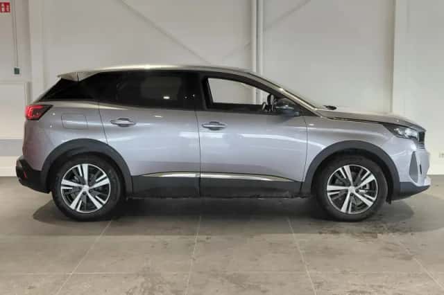 Peugeot 3008 (2024) thumbnail 4