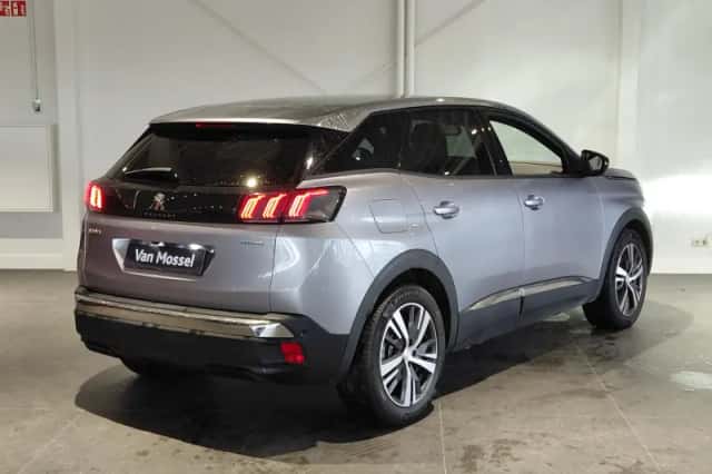 Peugeot 3008 (2024) thumbnail 5