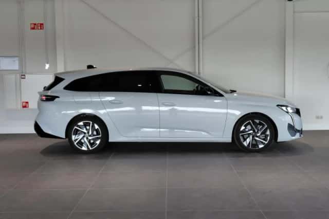 Peugeot 308 (2025) thumbnail 4