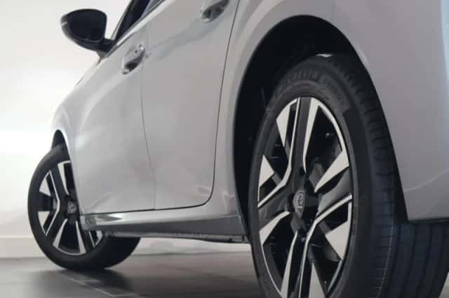 Peugeot 208 (2025) thumbnail 5