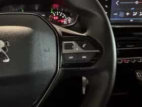 Peugeot 208 (2023) thumbnail 11