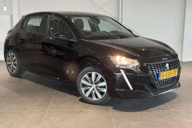 Peugeot 208 (2023) thumbnail 3