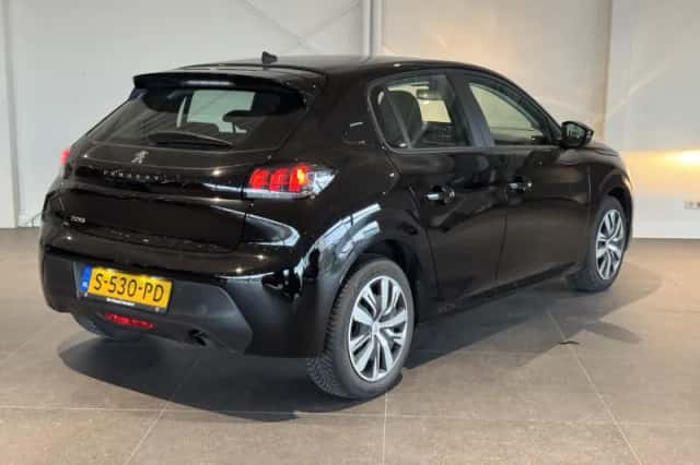 Peugeot 208 (2023) thumbnail 5