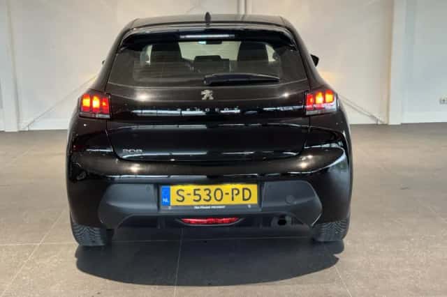 Peugeot 208 (2023) thumbnail 6