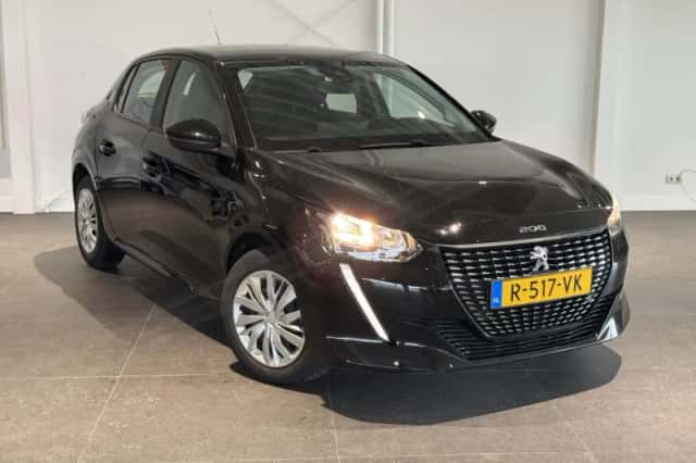 Peugeot 208 (2023) thumbnail 3