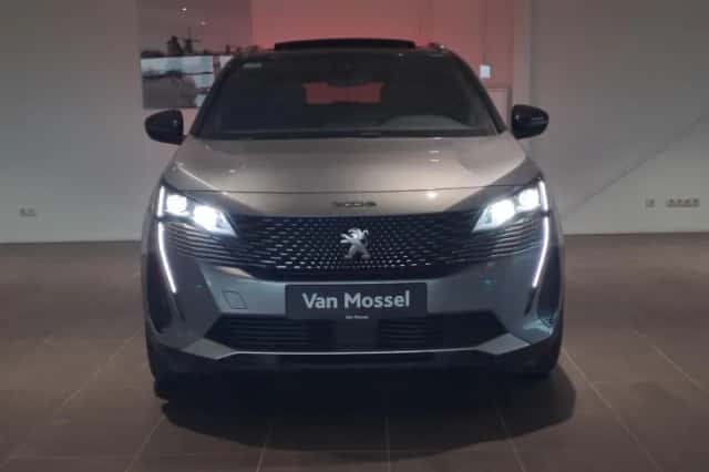 Peugeot 3008 (2022) thumbnail 2